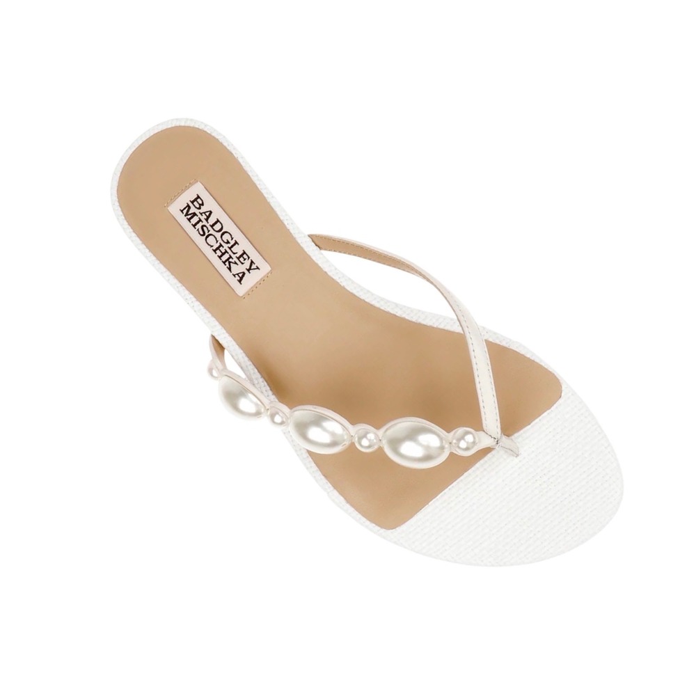 Badgley‎ Mischka Sandals Womens 11 White Pearl Embellished Flip Flops